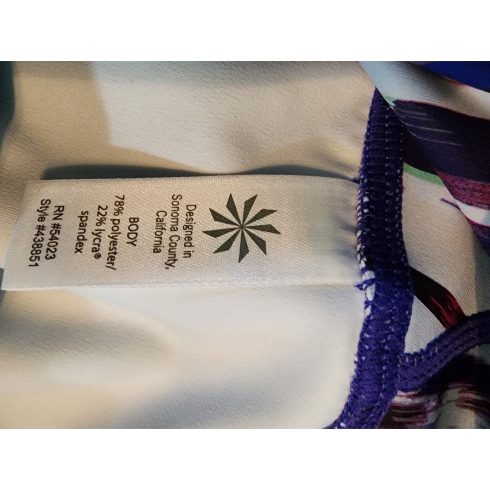 Athleta Womens Medium Capri Leggings Purple Pink Green Zip Pocket Yoga Gym - Picture 6 of 7